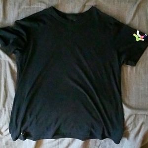 Nike Tee🛑browse my closet for more nike and save